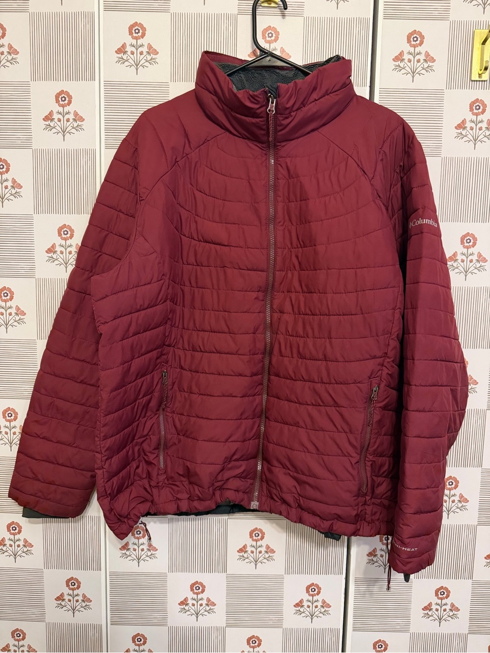 Columbia Women's Maroon Lightweight Packable Puffer Omni heat Jacket